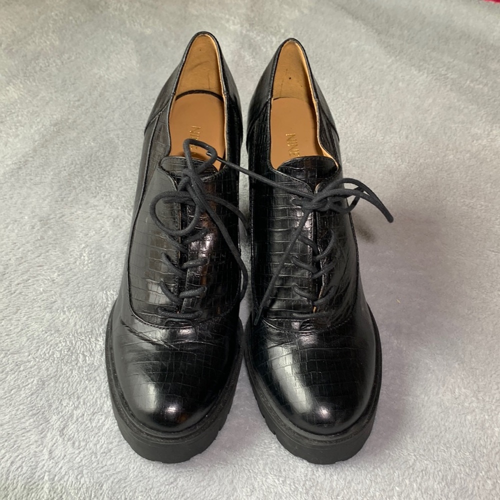 Nine West 8M Black Oxford Pump